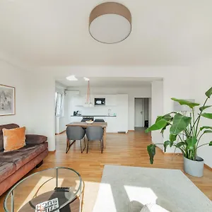 Central 60m2 10 Min Walk From Main Station Apartment Wien